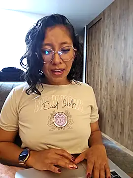 Snapshot of Camila_Lopez1 chatting on March 27, 2026, 3:37 am Camila Lopez1 online show from March 27, 2026, 3:37 am