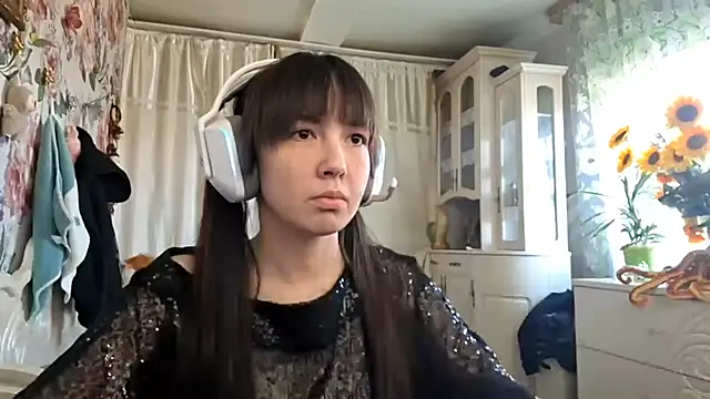 LarissaYagin online show from February 8, 2026, 7:06 am