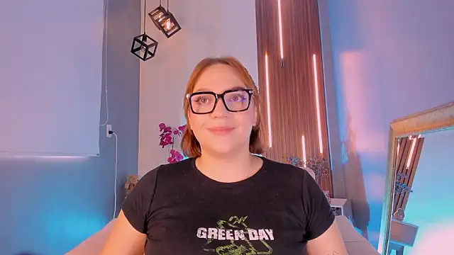 SimonaStar online show from March 13, 2026, 1:05 pm