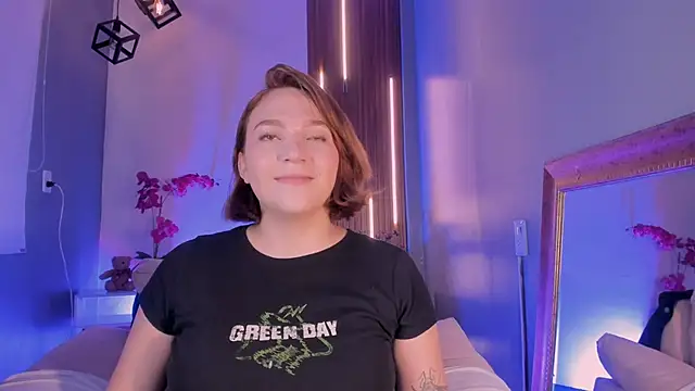 SimonaStar online show from March 5, 2026, 2:57 pm