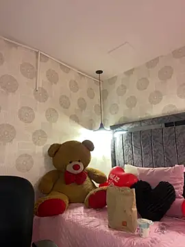 alahia pink online show from February 12, 2026, 1:16 am