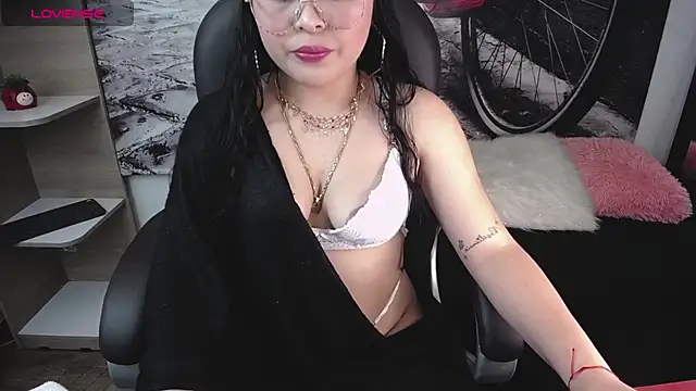 Elina hadad online show from February 7, 2026, 1:24 am