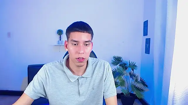 siimon18 online show from February 10, 2026, 2:38 pm