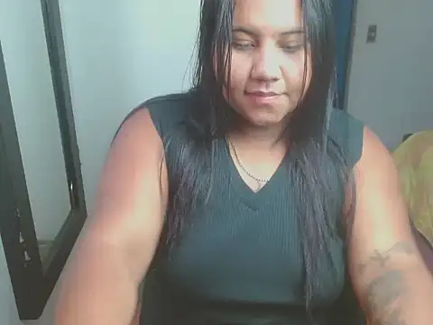 naomyandpablot online show from May 26, 2026, 9:35 pm