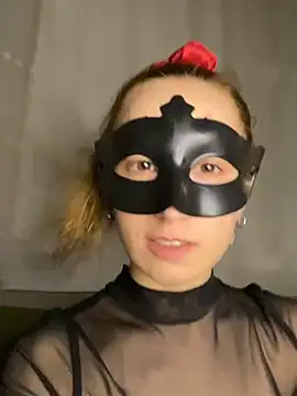 Snapshot of seluna_baby chatting on April 11, 2026, 7:17 pm seluna baby online show from April 11, 2026, 7:17 pm