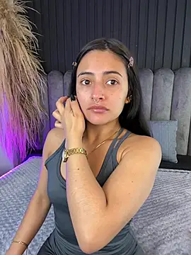 Snapshot of Nanda_vixen_ chatting on April 18, 2026, 9:04 pm Nanda vixen online show from April 18, 2026, 9:04 pm