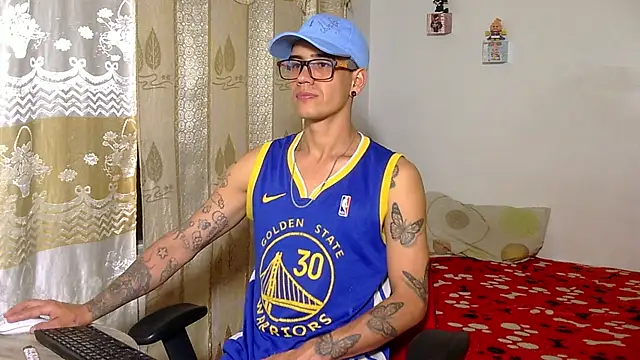 kylian n online show from February 8, 2026, 2:42 am