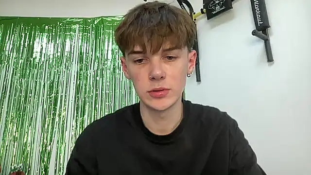 Snapshot of YourMilkyGuy chatting on March 12, 2026, 3:27 pm YourMilkyGuy online show from March 12, 2026, 3:27 pm