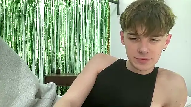 Snapshot of YourMilkyGuy chatting on March 10, 2026, 1:37 pm YourMilkyGuy online show from March 10, 2026, 1:37 pm