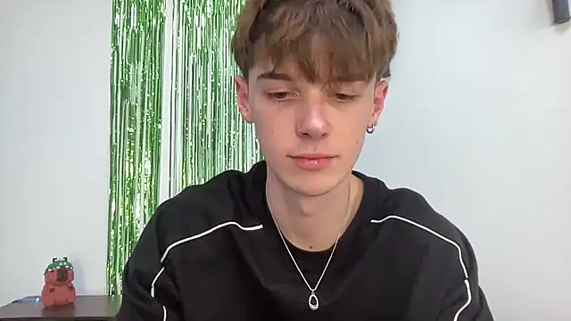 Snapshot of YourMilkyGuy chatting on March 16, 2026, 3:48 pm YourMilkyGuy online show from March 16, 2026, 3:48 pm