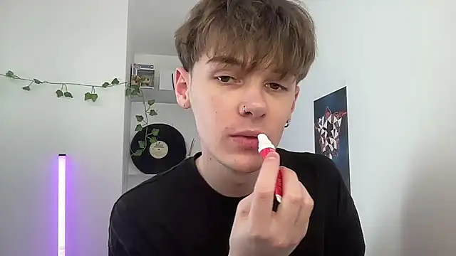 YourMilkyGuy online show from May 5, 2026, 3:04 pm