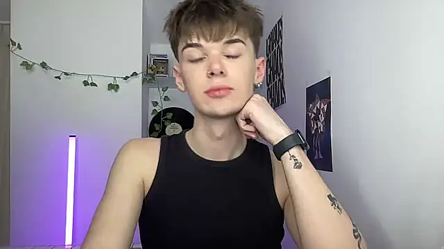 YourMilkyGuy online show from May 13, 2026, 9:33 pm