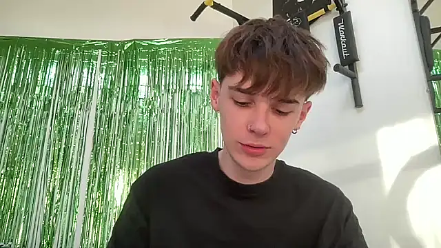 Snapshot of YourMilkyGuy chatting on March 11, 2026, 3:17 pm YourMilkyGuy online show from March 11, 2026, 3:17 pm