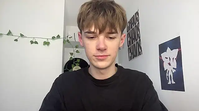 Snapshot of YourMilkyGuy chatting on March 20, 2026, 4:13 am YourMilkyGuy online show from March 20, 2026, 4:13 am