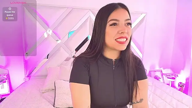 Snapshot of Ariana_Castillo__ chatting on March 19, 2026, 1:33 pm Ariana Castillo online show from March 19, 2026, 1:33 pm