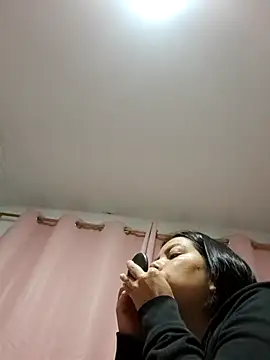 Snapshot of Ariana_Castillo__ chatting on March 4, 2026, 11:40 am Ariana Castillo online show from March 4, 2026, 11:40 am