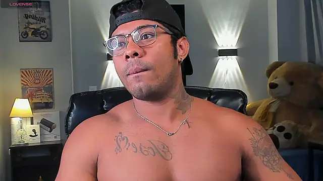 LEOHRDZ online show from February 25, 2026, 4:56 am