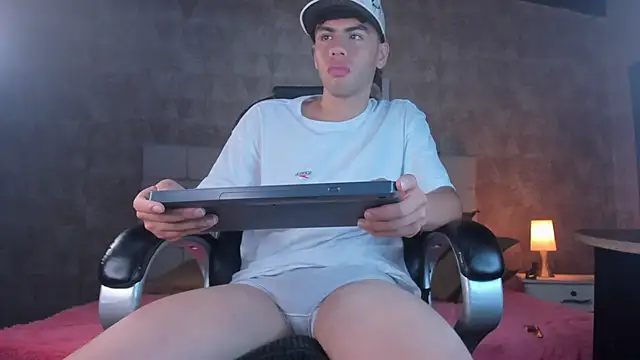 Milo Thompson online show from February 7, 2026, 8:06 pm