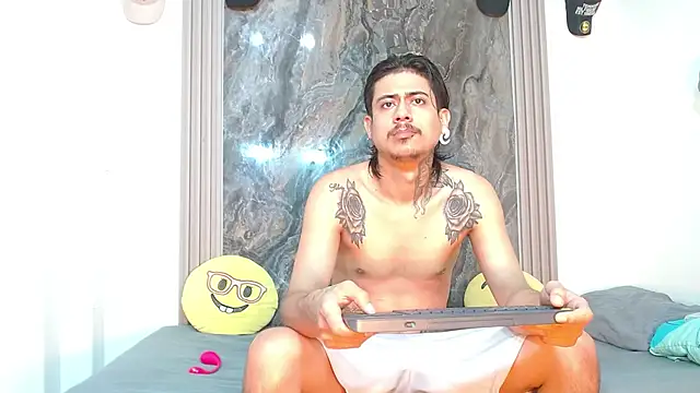 Damian-and-Camerum online show from May 5, 2026, 3:31 am