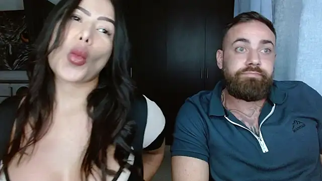 Snapshot of hotcouplexx1 chatting on March 27, 2026, 11:05 pm hotcouplexx1 online show from March 27, 2026, 11:05 pm