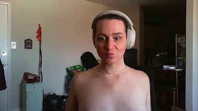 Snapshot of SpaceyLacey chatting on April 8, 2026, 1:34 pm SpaceyLacey online show from April 8, 2026, 1:34 pm