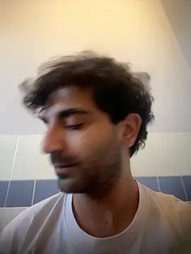 elia2711 online show from February 15, 2026, 4:06 pm