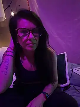 girlpilot online show from February 13, 2026, 2:33 am