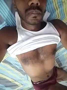 Snapshot of Daddyishere_19 chatting on March 17, 2026, 12:46 am Daddyishere 19 online show from March 17, 2026, 12:46 am