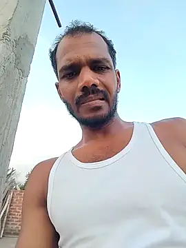 Snapshot of Daddyishere_19 chatting on March 13, 2026, 12:43 pm Daddyishere 19 online show from March 13, 2026, 12:43 pm