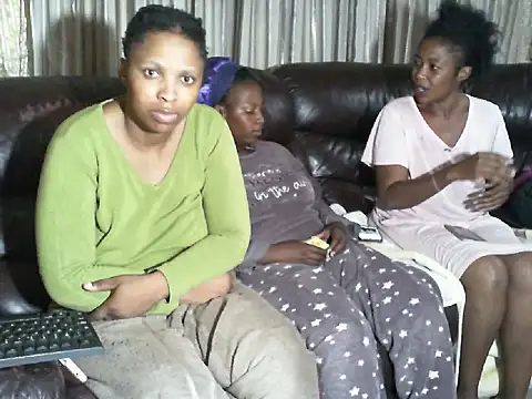 Snapshot of Caramel-Diva chatting on March 24, 2026, 4:34 am Caramel-Diva online show from March 24, 2026, 4:34 am