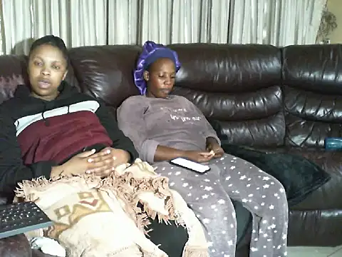 Snapshot of Caramel-Diva chatting on March 26, 2026, 7:56 pm Caramel-Diva online show from March 26, 2026, 7:56 pm