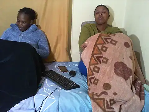 Snapshot of Caramel-Diva chatting on May 12, 2026, 5:30 pm Caramel-Diva online show from May 12, 2026, 5:30 pm