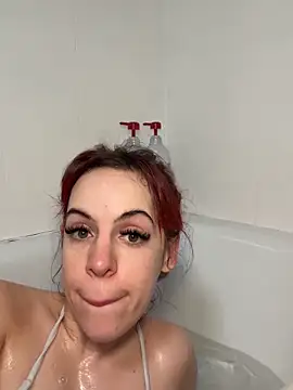 Roxysophie online show from May 12, 2026, 8:43 am