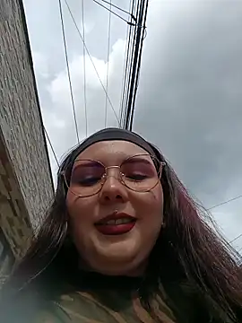 Snapshot of Yulska chatting on March 28, 2026, 8:21 pm Yulska online show from March 28, 2026, 8:21 pm