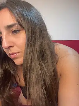 Snapshot of Latinaelisa chatting on April 12, 2026, 2:48 am Latinaelisa online show from April 12, 2026, 2:48 am