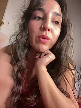 Snapshot of Latinaelisa chatting on May 15, 2026, 3:48 am Latinaelisa online show from May 15, 2026, 3:48 am