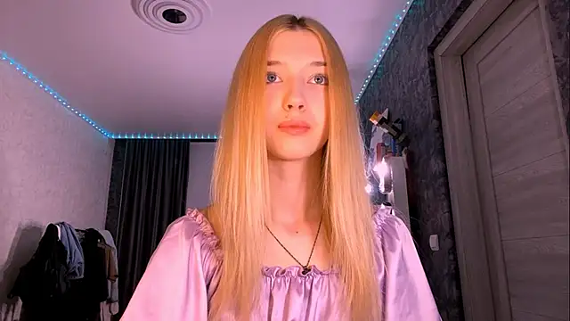 TaliCaan online show from February 15, 2026, 12:04 pm