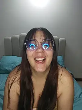 Snapshot of its_lauu_ chatting on March 3, 2026, 3:46 am its lauu online show from March 3, 2026, 3:46 am