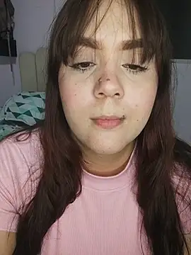 Snapshot of its_lauu_ chatting on February 21, 2026, 3:19 am its lauu online show from February 21, 2026, 3:19 am