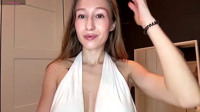 Alicecutepie online show from July 4, 2026, 6:53 am