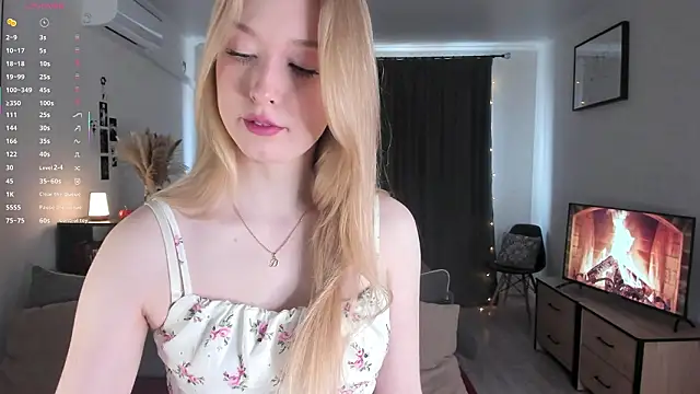 AmyLouWood online show from February 18, 2026, 6:33 am