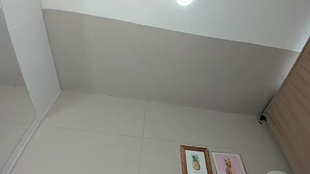 luna bradley  online show from March 23, 2026, 1:11 pm