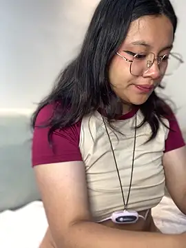 LilithRose  online show from March 18, 2026, 1:24 pm