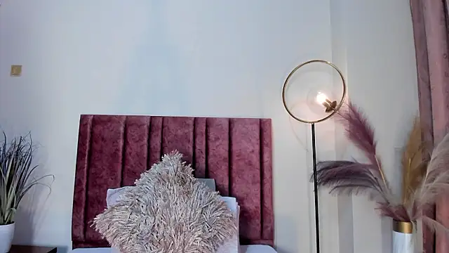 AndraCyruss online show from February 14, 2026, 12:22 am