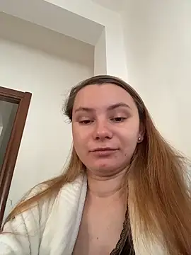 AlessiaandJay online show from May 7, 2026, 8:39 am