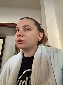 AlessiaandJay online show from May 9, 2026, 8:07 am