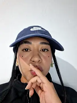 Snapshot of Zafira_glow chatting on March 5, 2026, 9:22 pm Zafira glow online show from March 5, 2026, 9:22 pm