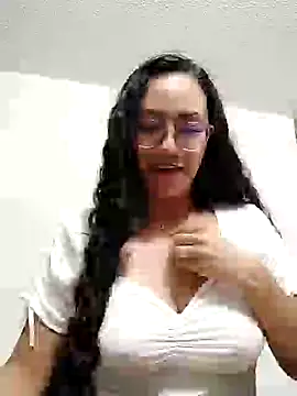 Snapshot of Salma-sweet chatting on March 29, 2026, 3:19 am Salma-sweet online show from March 29, 2026, 3:19 am