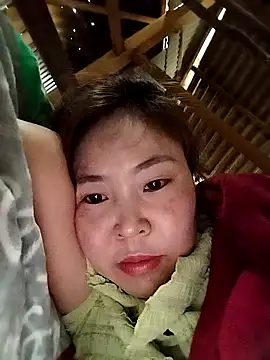 Yiyoongg online show from February 19, 2026, 2:19 am