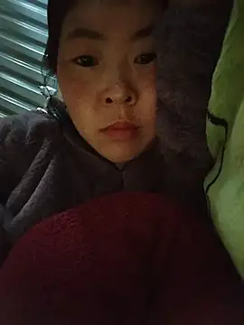 Snapshot of Yiyoongg chatting on May 26, 2026, 11:36 pm Yiyoongg online show from May 26, 2026, 11:36 pm